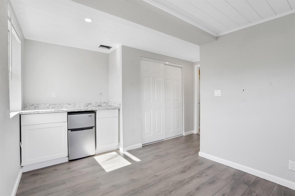 38 SW 8th Avenue