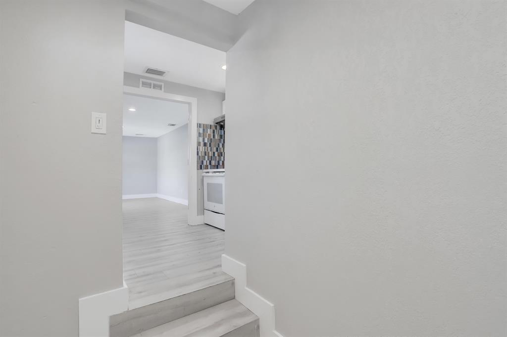 38 SW 8th Avenue