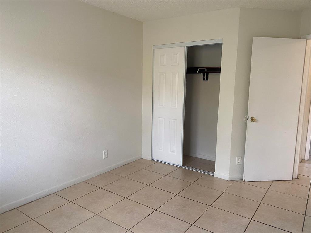11426 NW 43 St Street