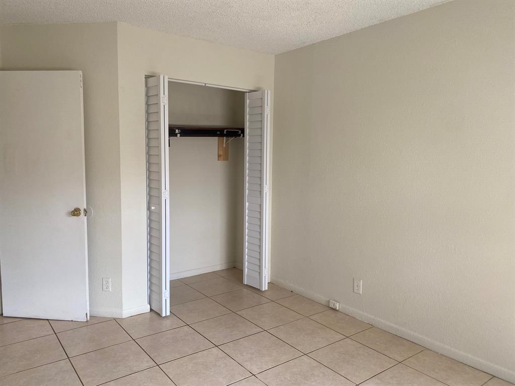 11426 NW 43 St Street