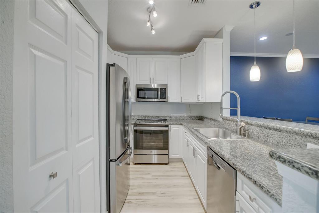 1767 NE 4th Avenue Unit: E4