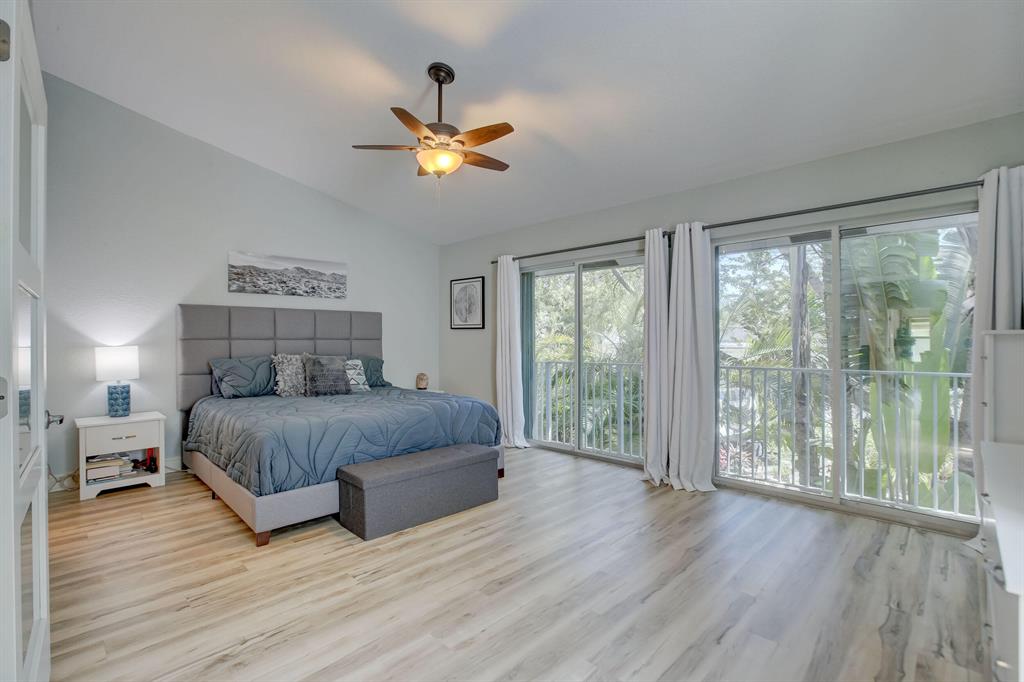 1767 NE 4th Avenue Unit: E4