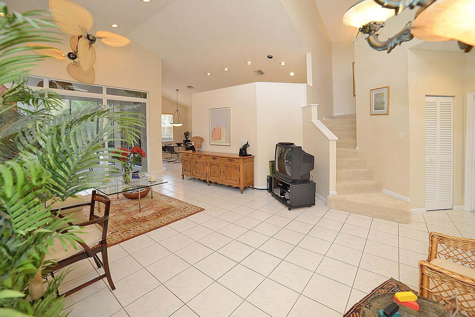 6695 NW 25th Court