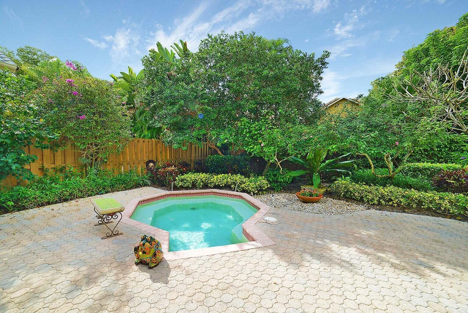 6695 NW 25th Court