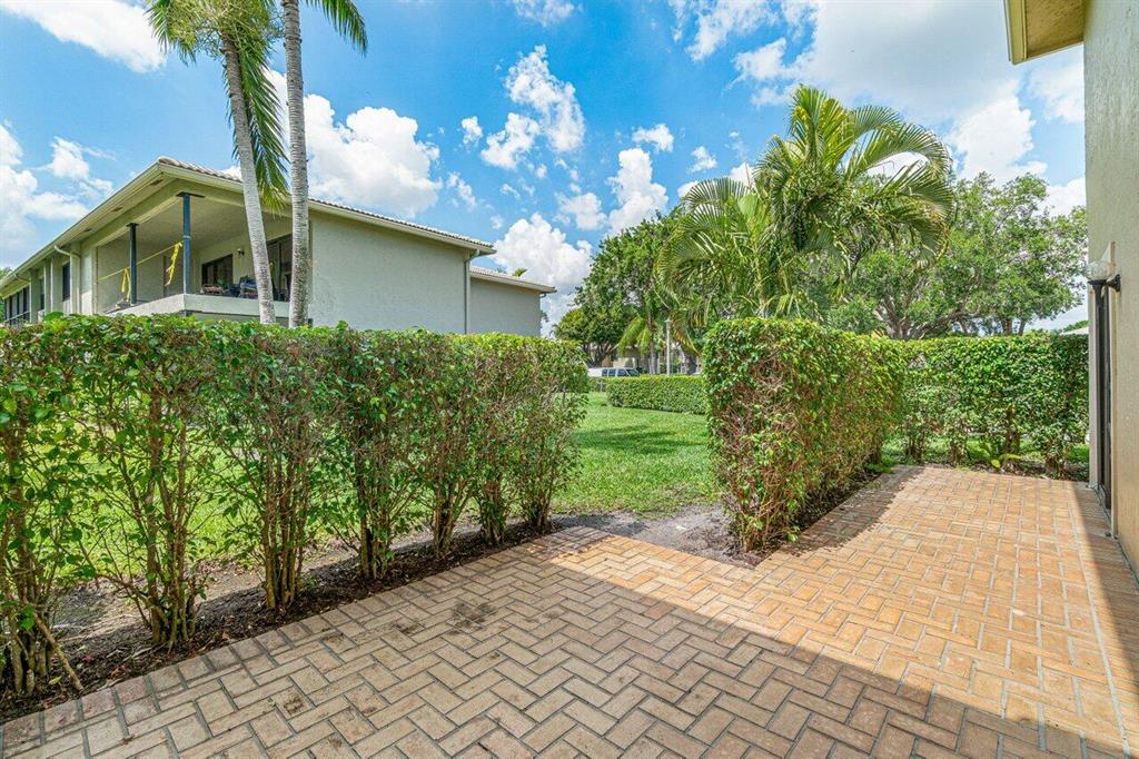 11 Stratford Drive Unit: G
