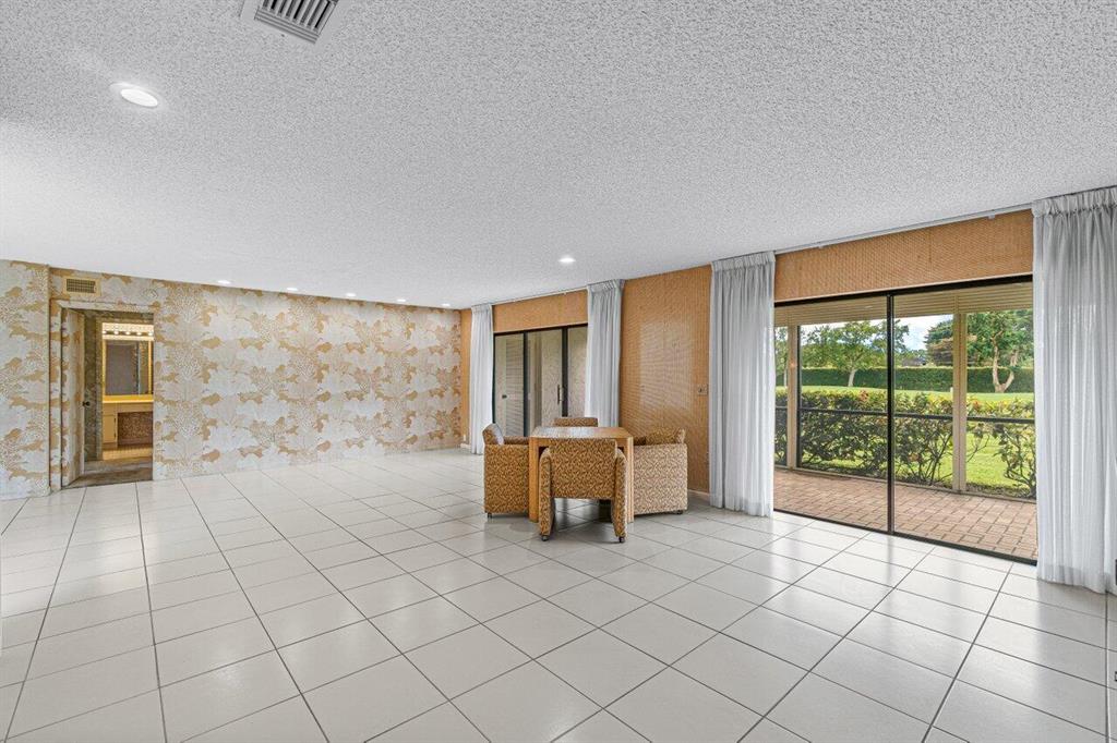 11 Stratford Drive Unit: G