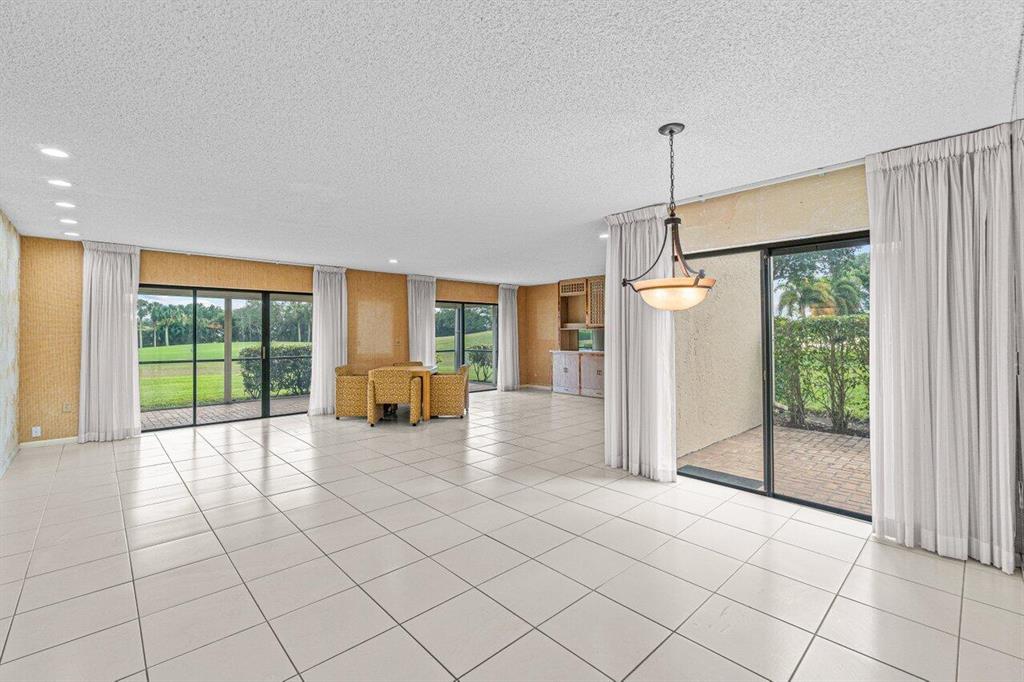 11 Stratford Drive Unit: G