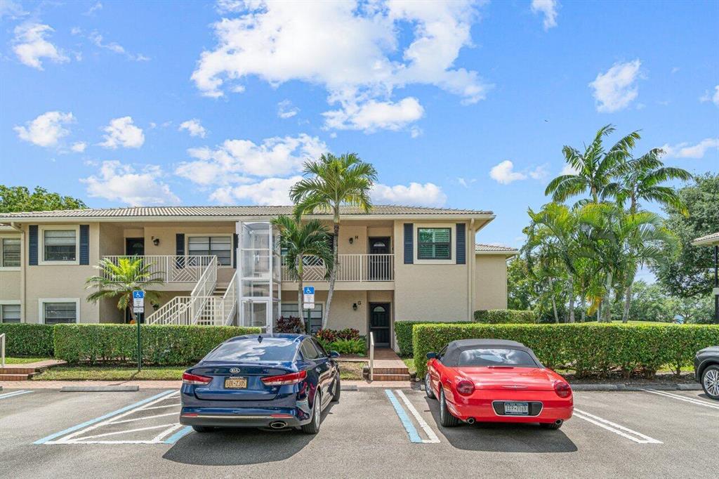 11 Stratford Drive Unit: G