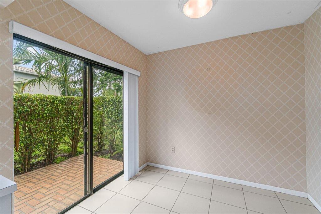 11 Stratford Drive Unit: G