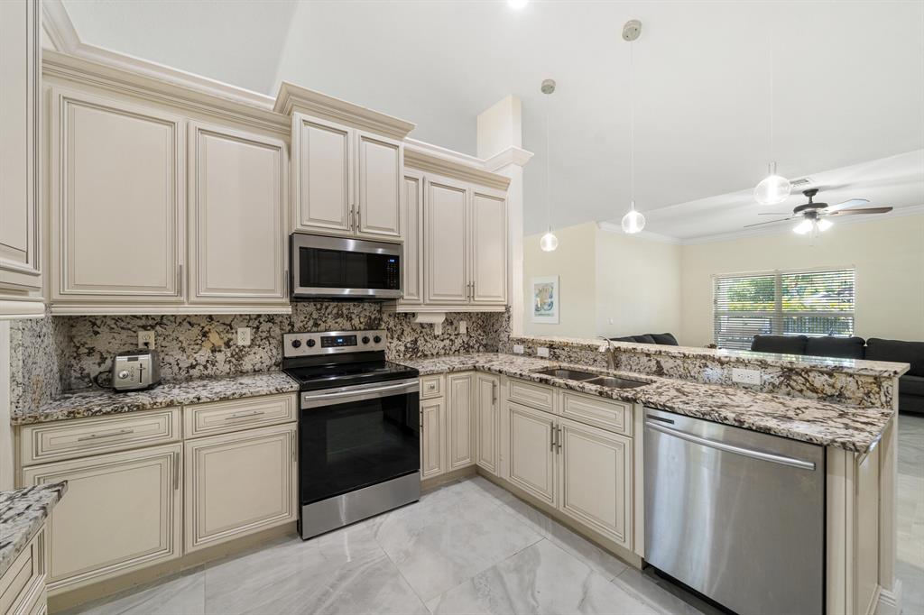 15089 Tangerine Boulevard