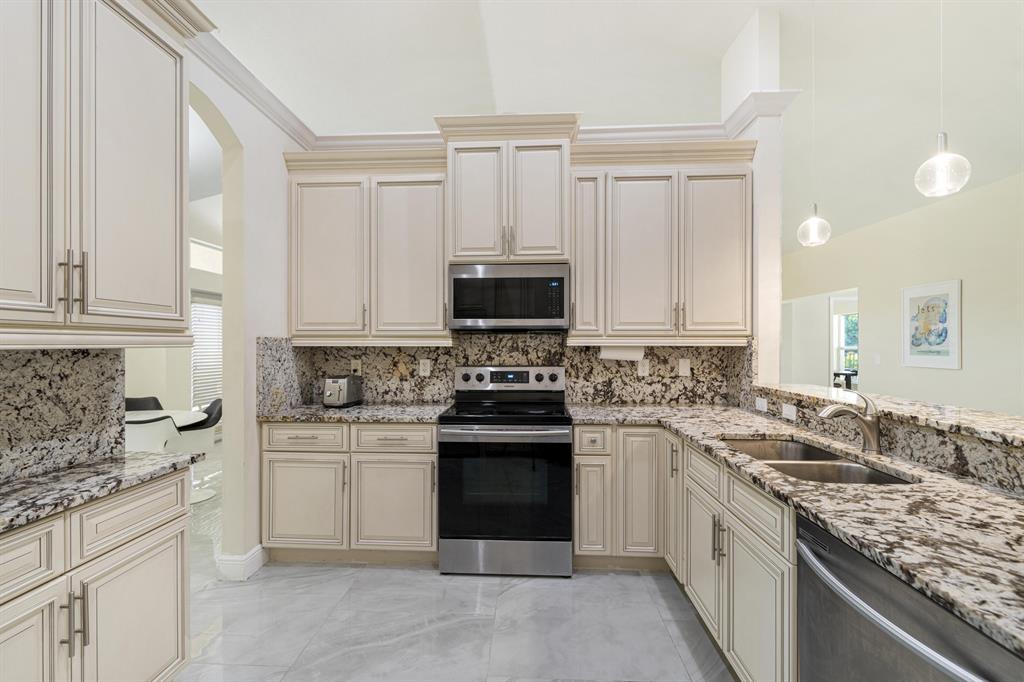15089 Tangerine Boulevard