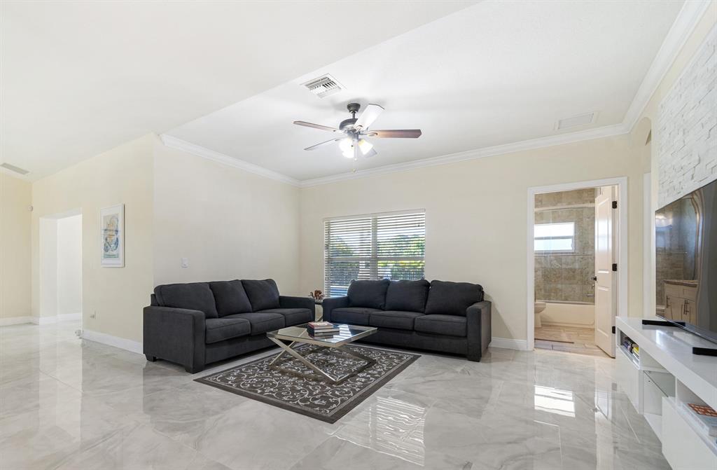 15089 Tangerine Boulevard