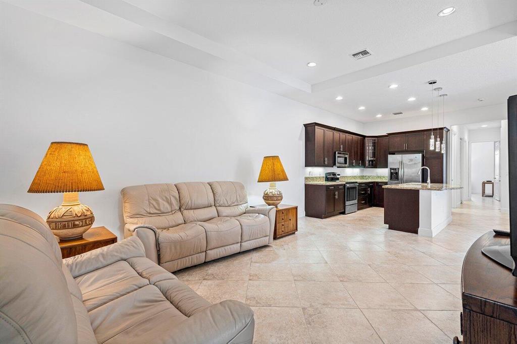 14829 Amerina Way
