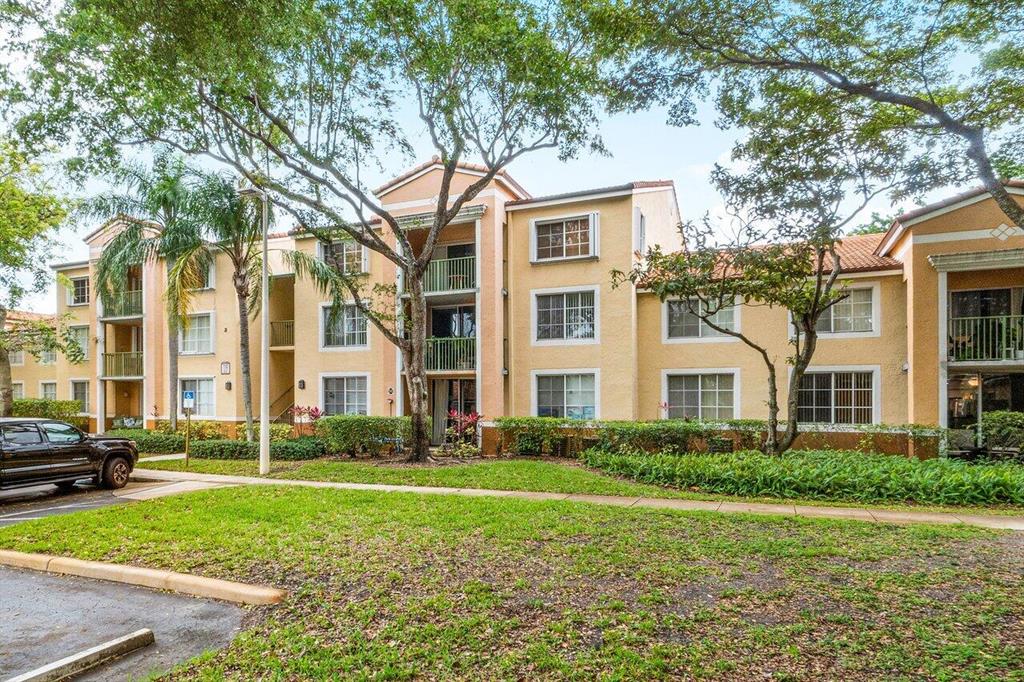 110 Yacht Club Way Unit: 107