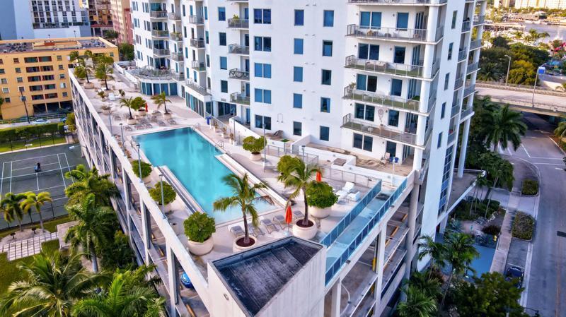 10 SW South River Drive Unit: 1405