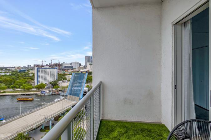 10 SW South River Drive Unit: 1405