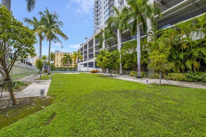 10 SW South River Drive Unit: 1405
