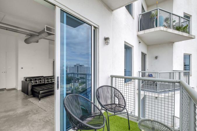 10 SW South River Drive Unit: 1405