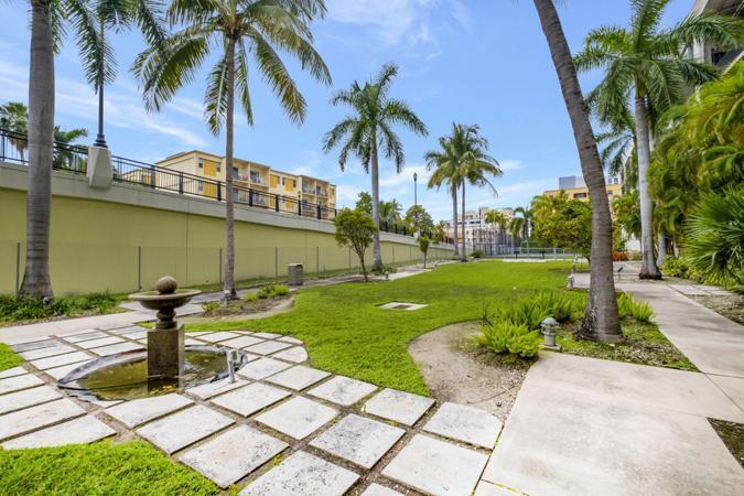 10 SW South River Drive Unit: 1405