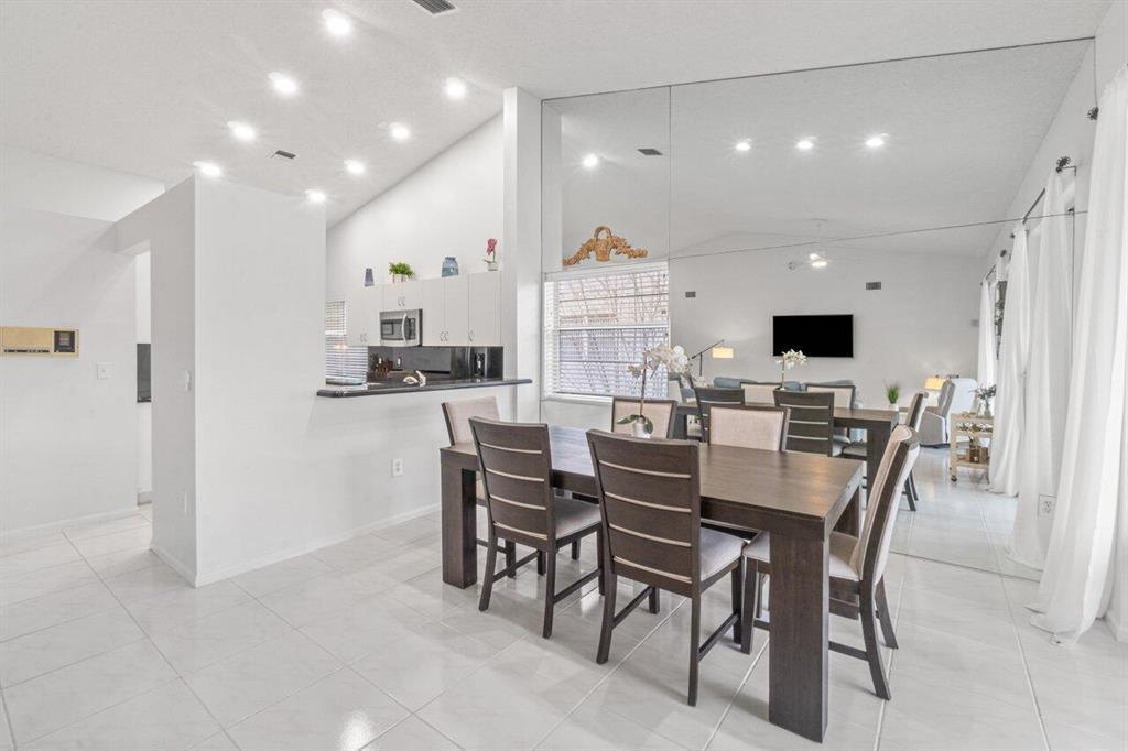 7414 Lake Meadow Way Unit: 201