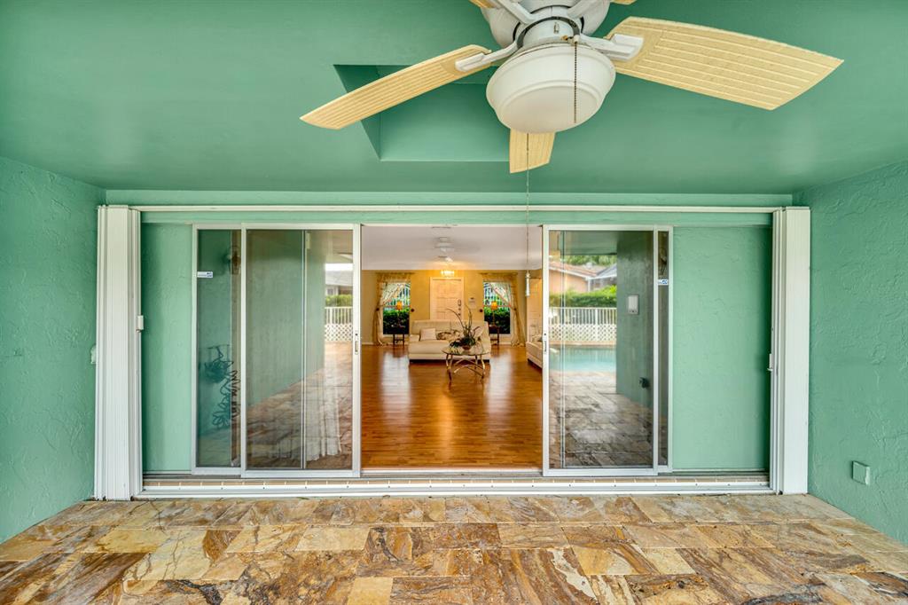 700 Valencia Drive