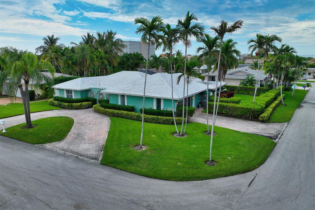 700 Valencia Drive