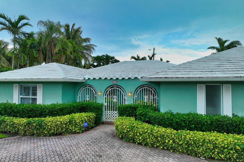 700 Valencia Drive