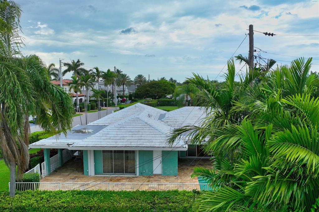 700 Valencia Drive