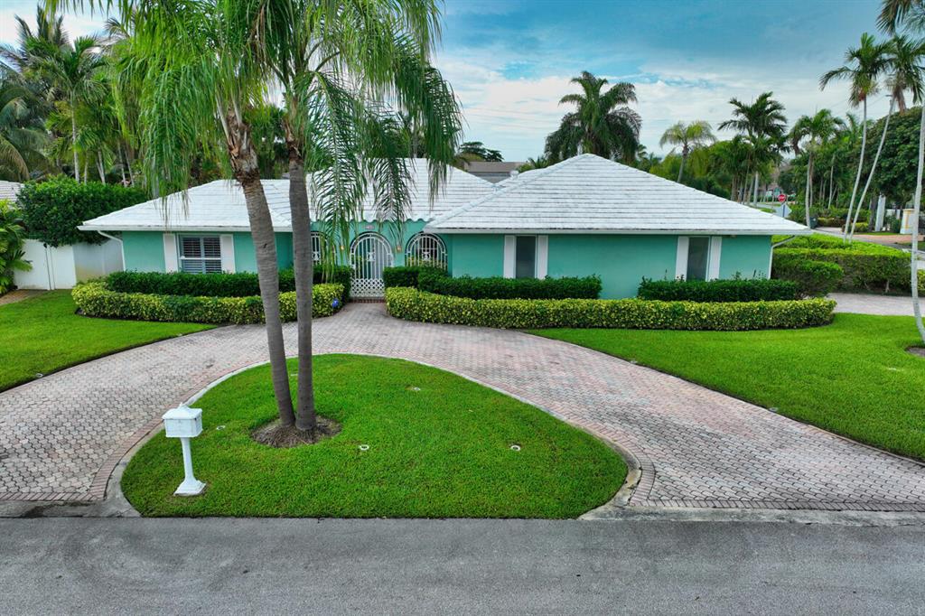 700 Valencia Drive