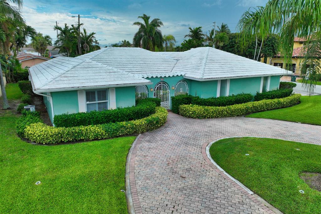 700 Valencia Drive