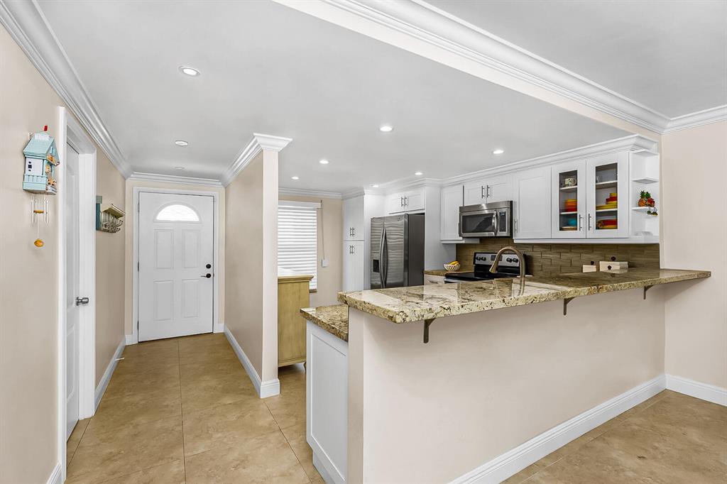 1631 Riverview Road Unit: 303