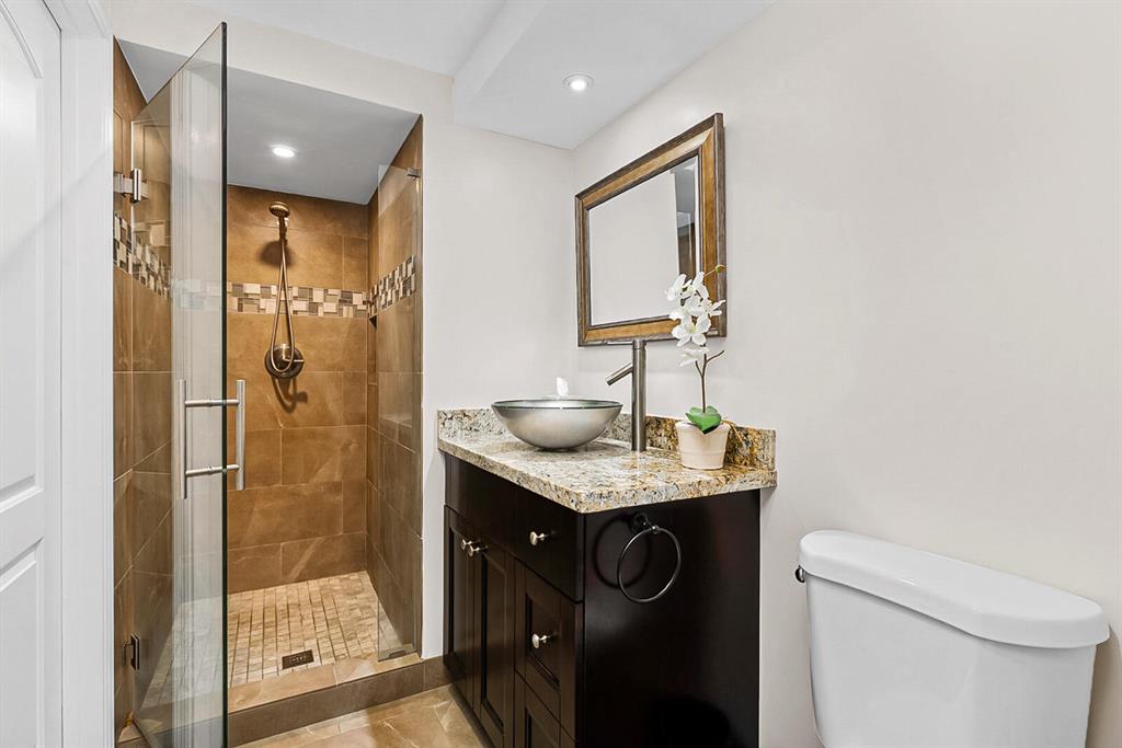 1631 Riverview Road Unit: 303
