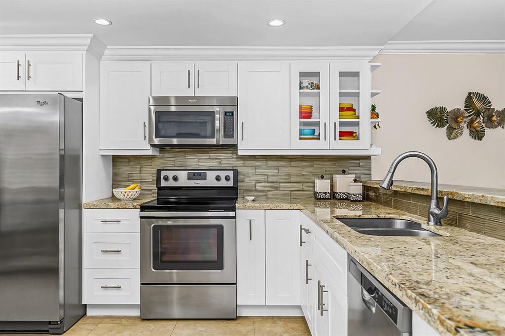 1631 Riverview Road Unit: 303