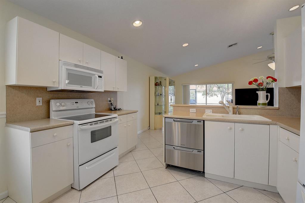 5815 Royal Club Drive