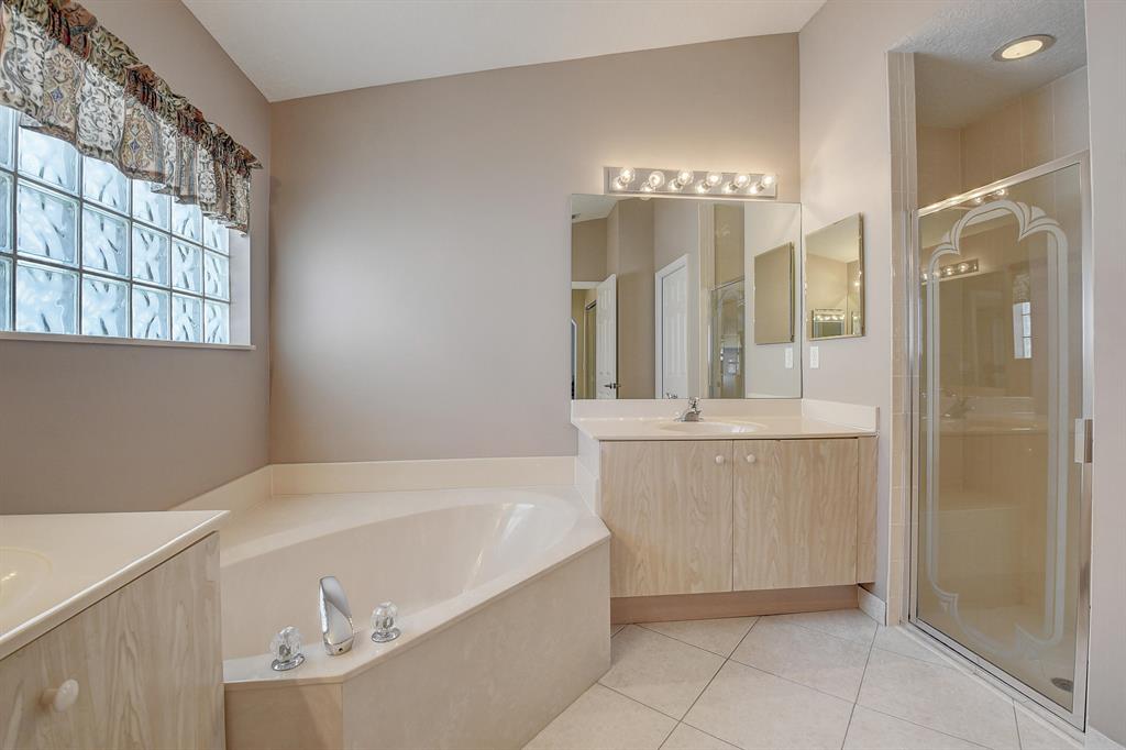 5815 Royal Club Drive