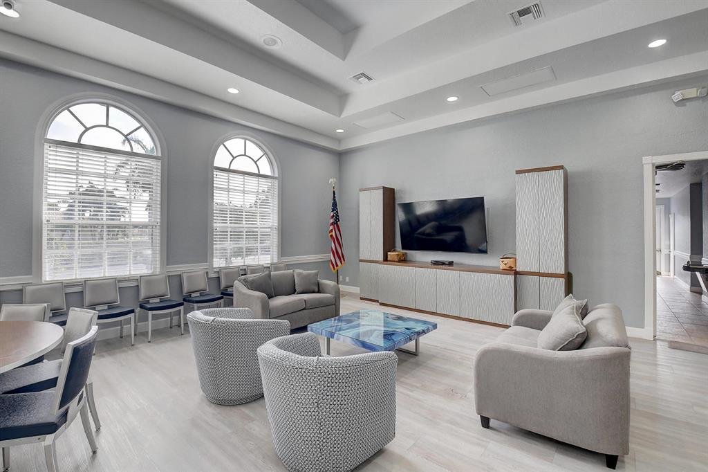5815 Royal Club Drive