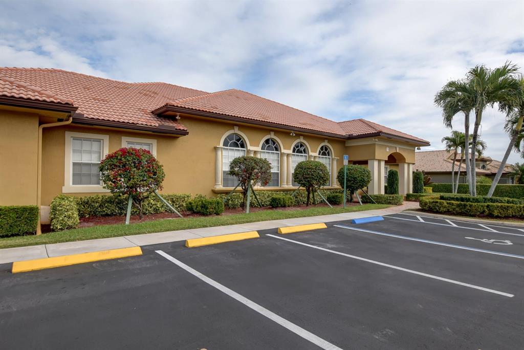 5815 Royal Club Drive