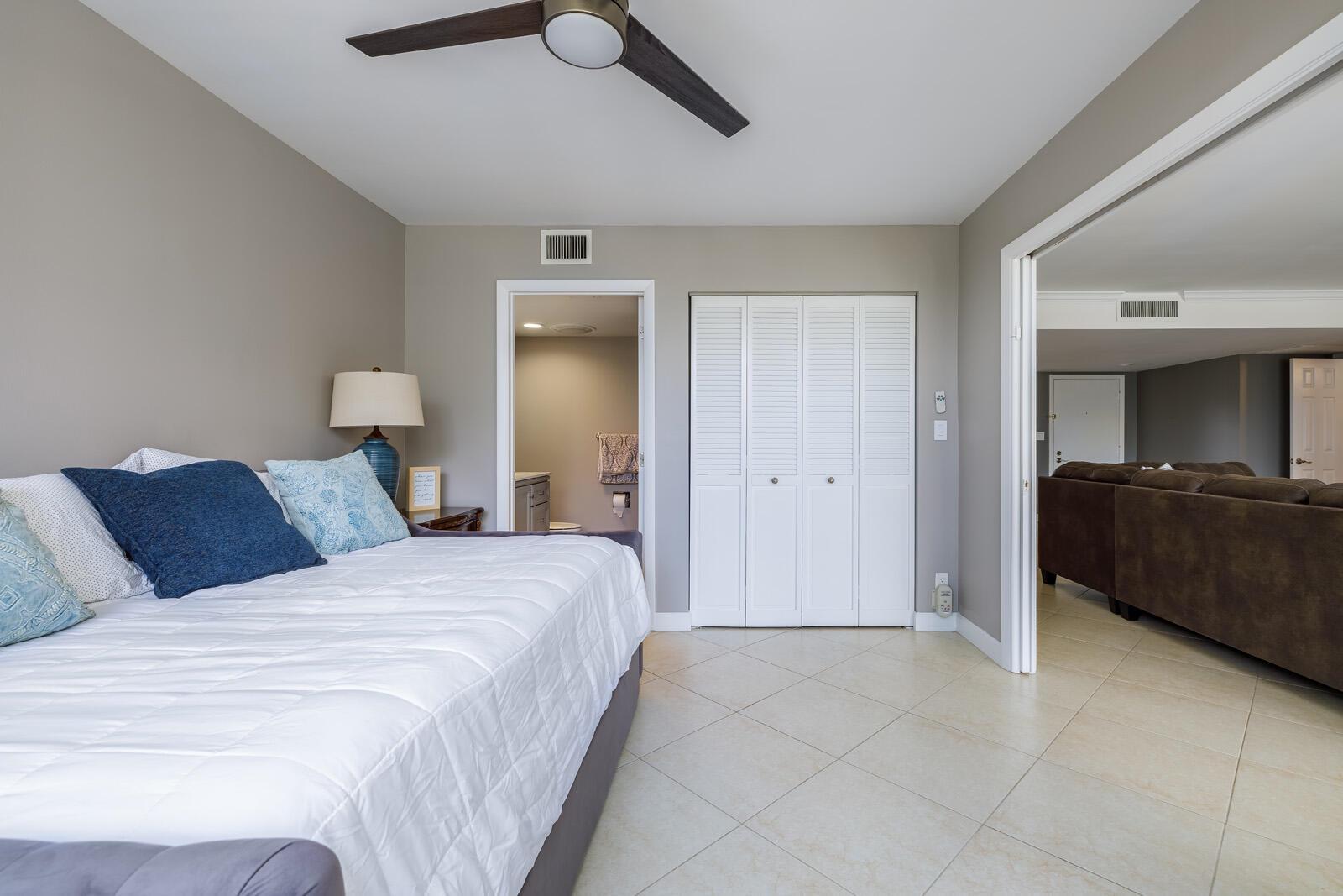 1 Harbourside Drive Unit: 4305