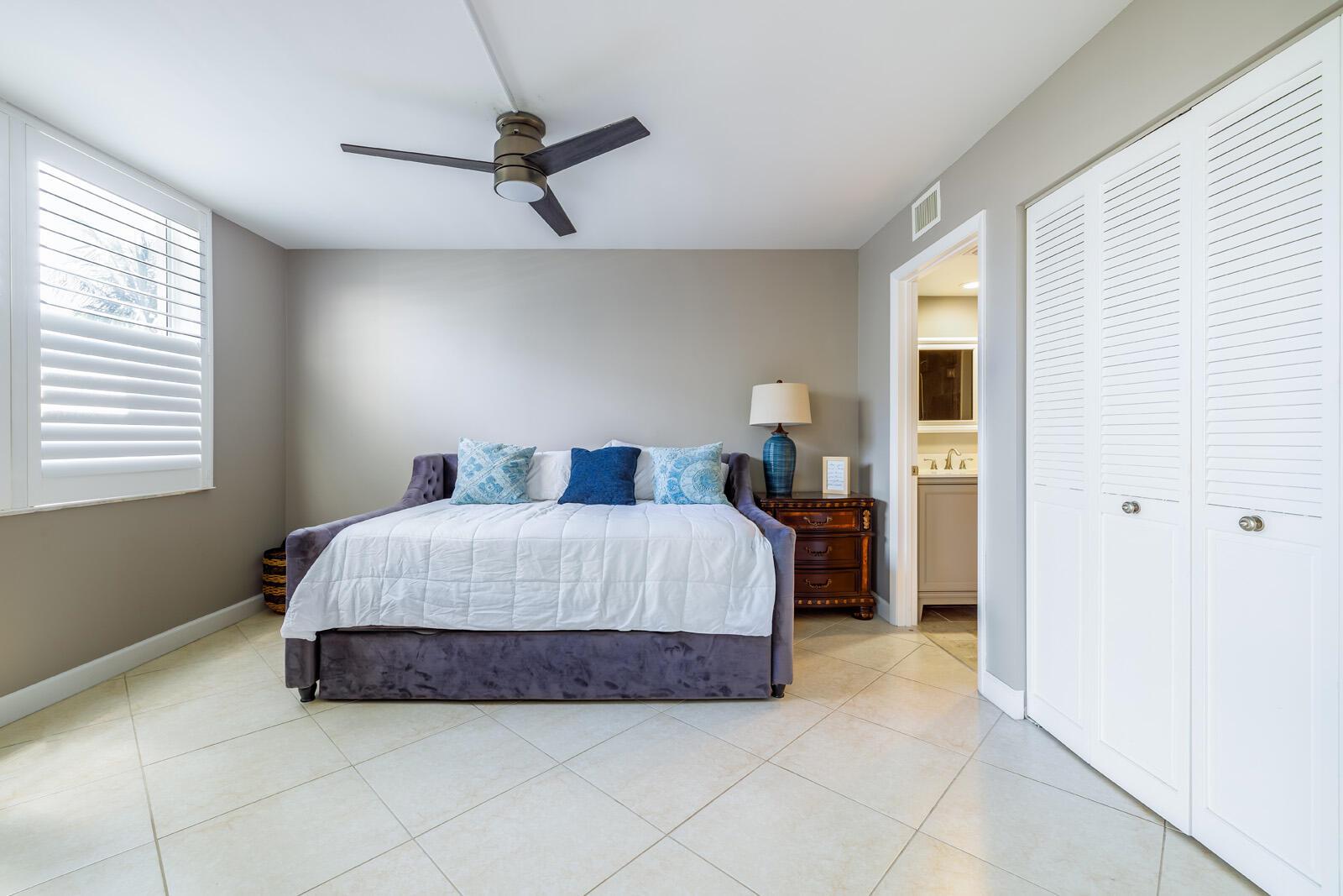 1 Harbourside Drive Unit: 4305