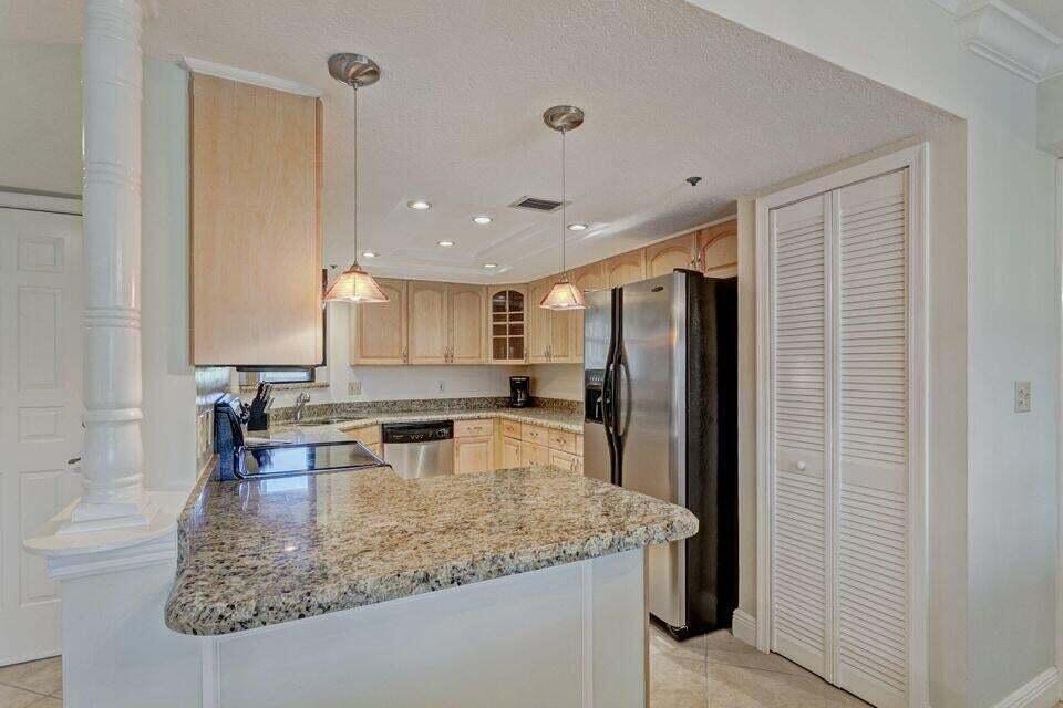 700 Uno Lago Drive Unit: 402
