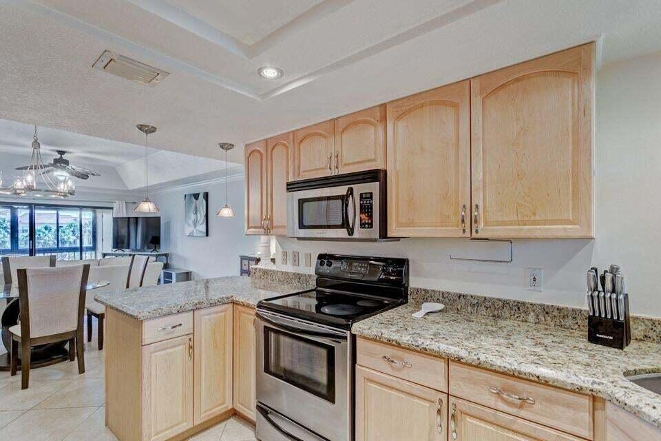 700 Uno Lago Drive Unit: 402