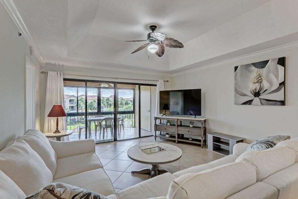 700 Uno Lago Drive Unit: 402