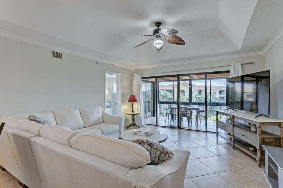 700 Uno Lago Drive Unit: 402