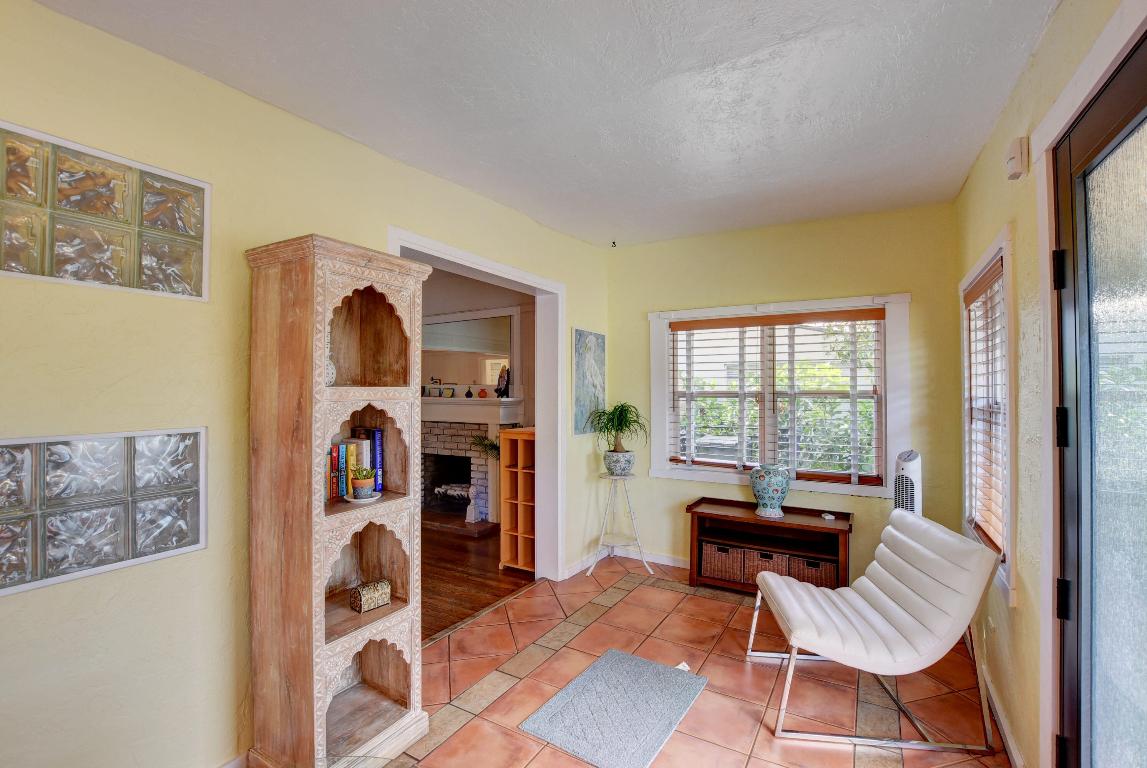 226 NE 10th Street