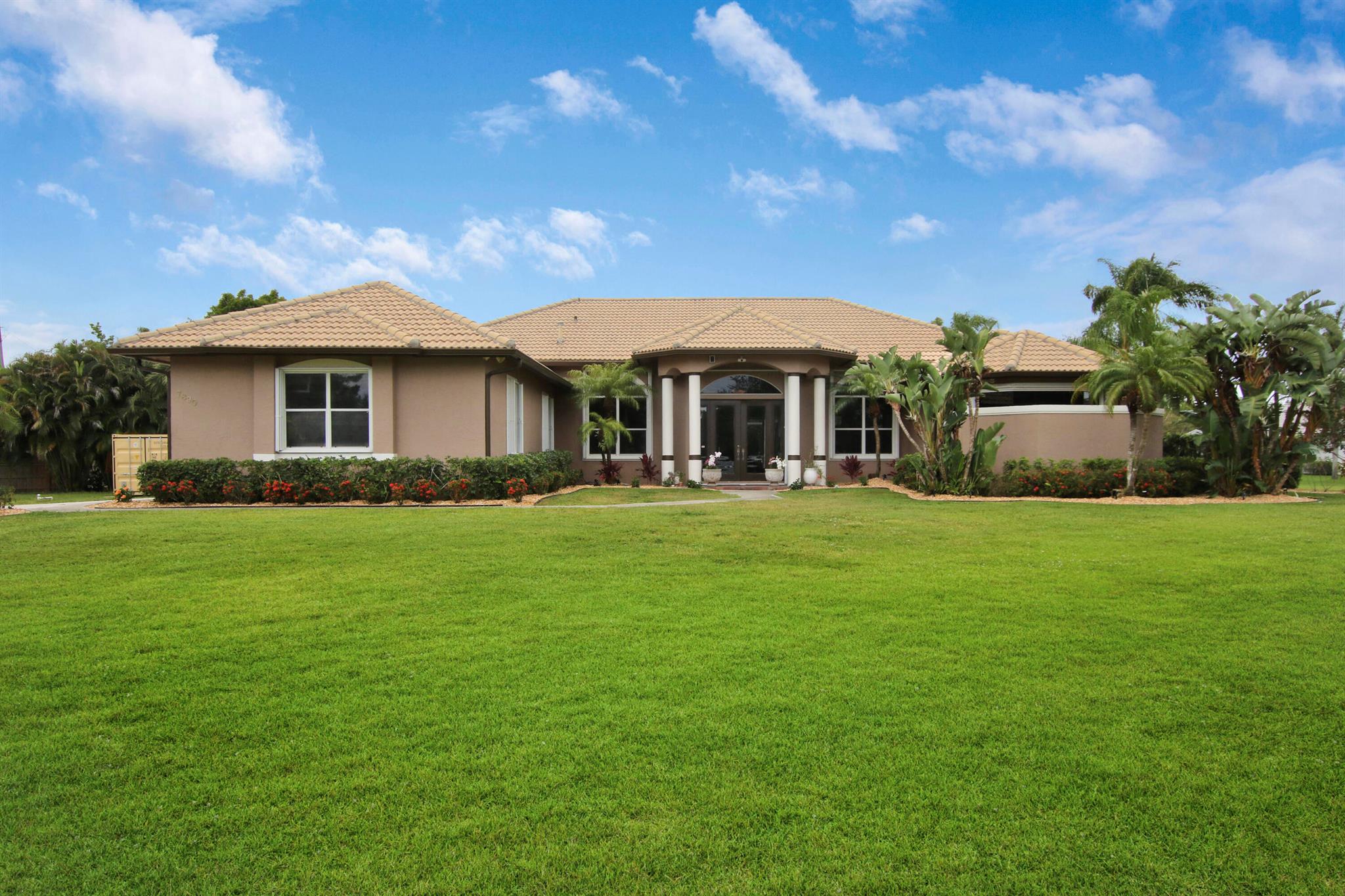 7890 165th Street N
