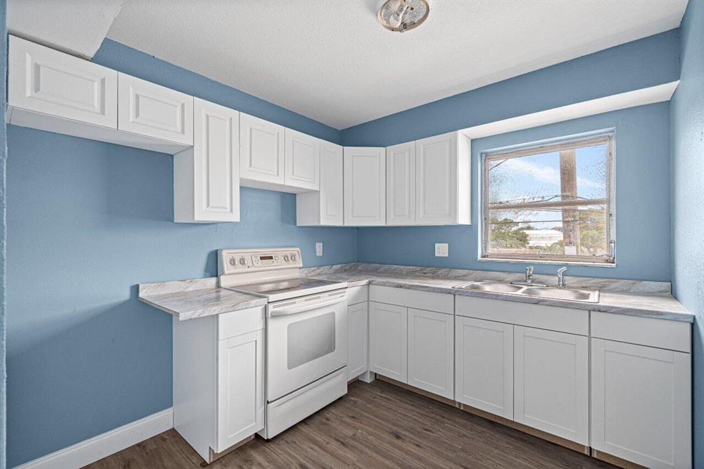 121 N B Street