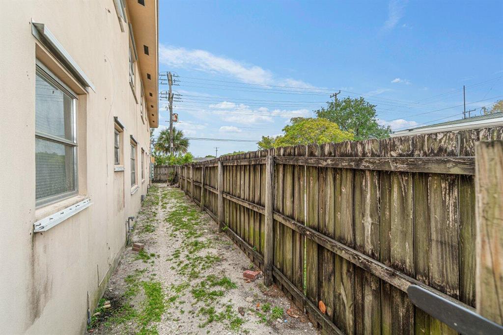 121 N B Street