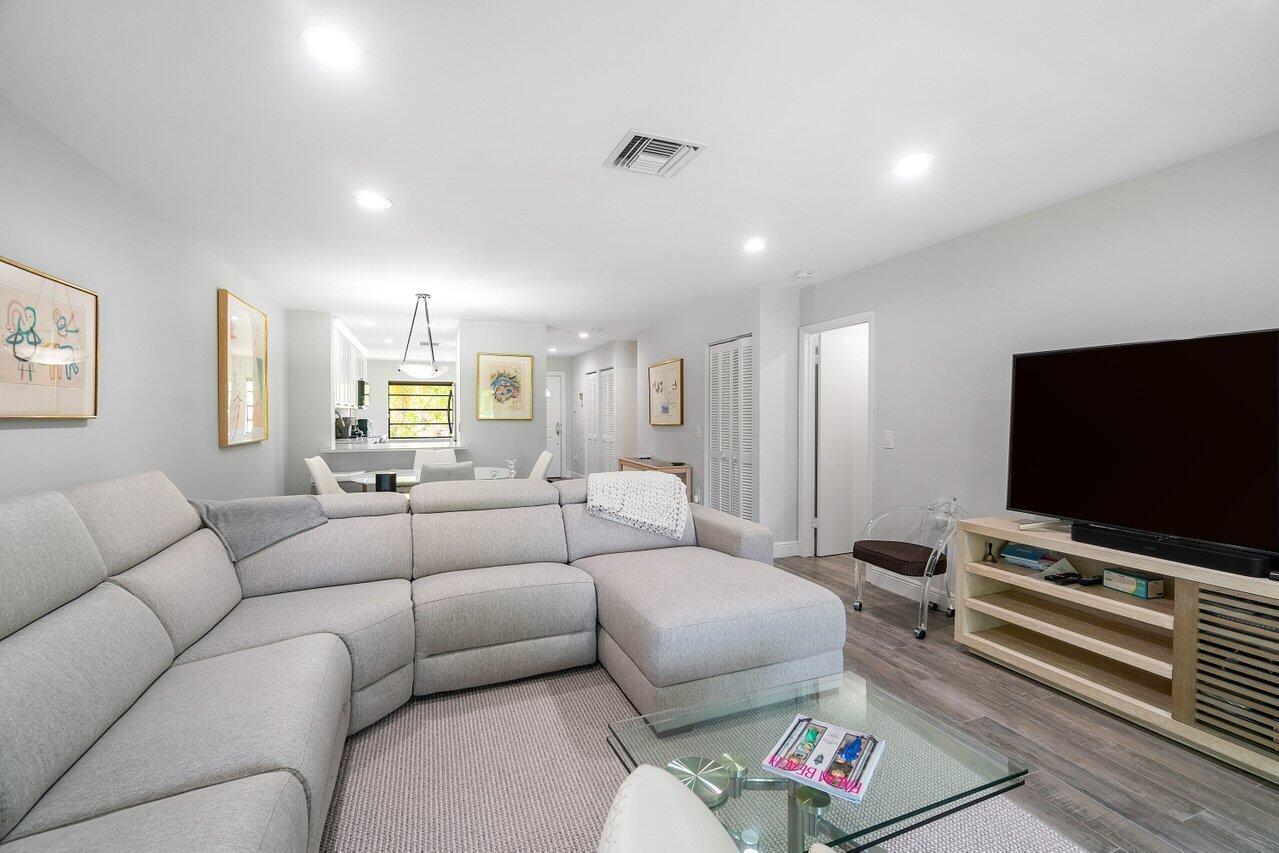 34 Stratford Lane Unit: D