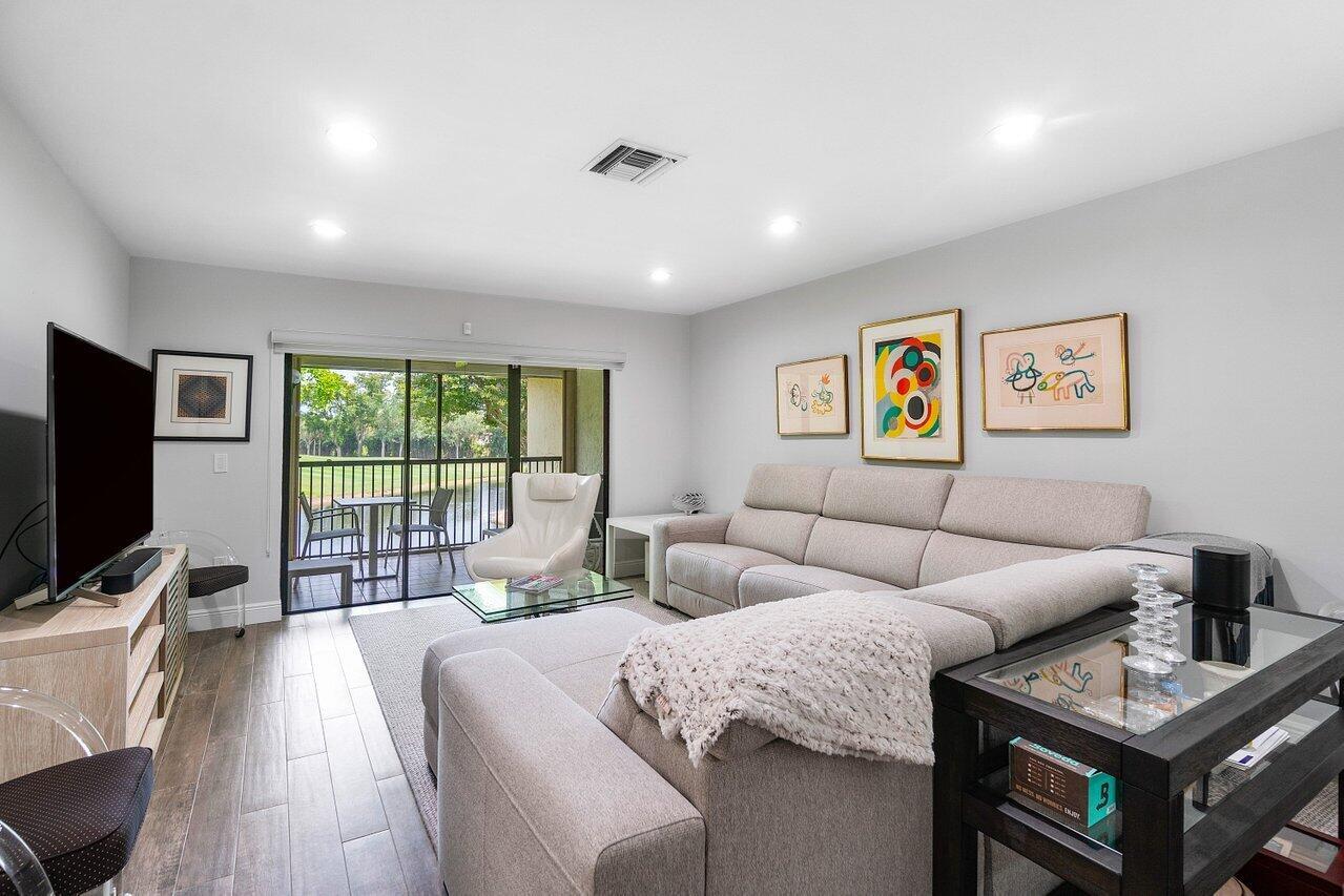 34 Stratford Lane Unit: D