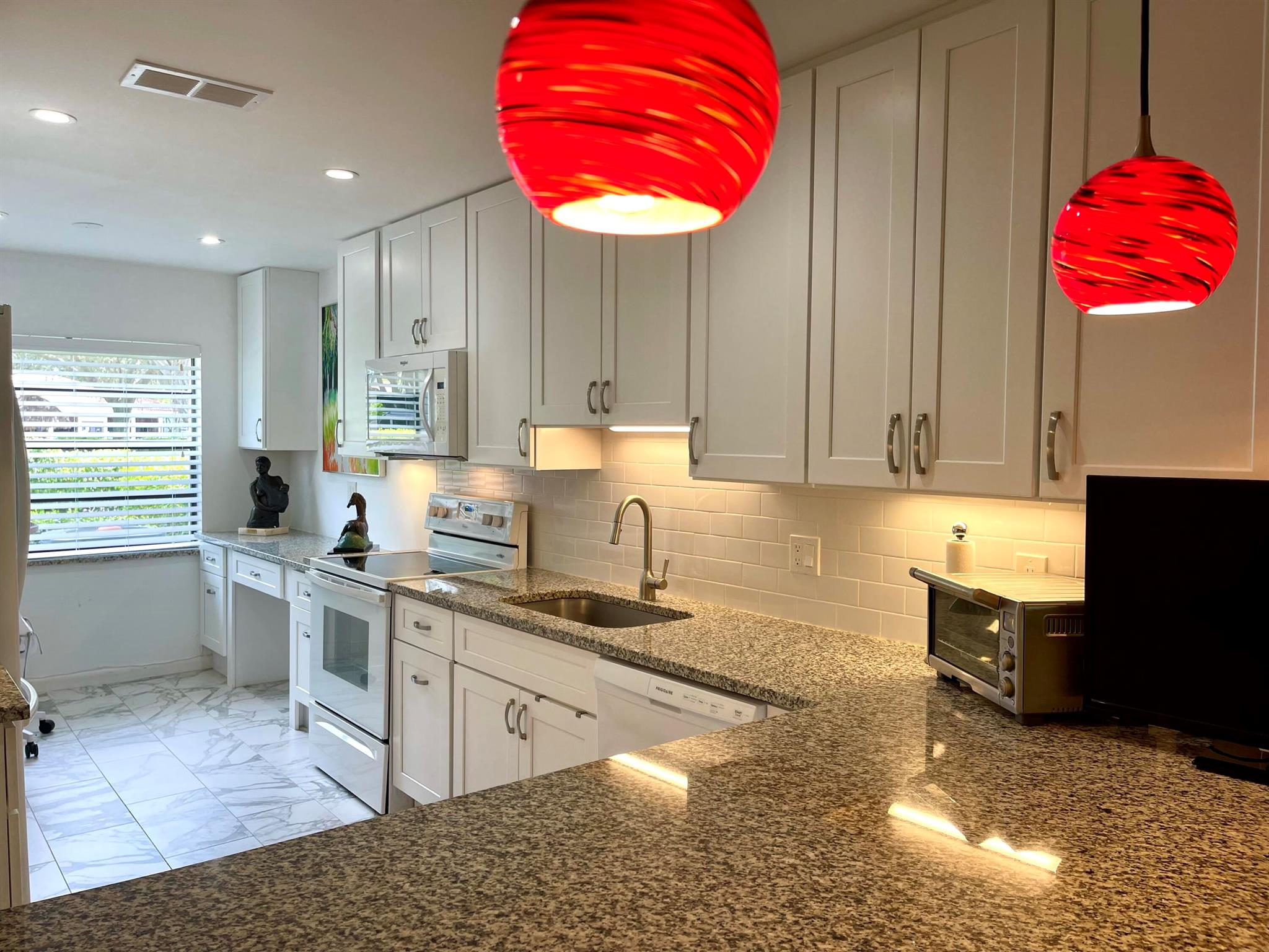 34 Southport Lane Unit: E